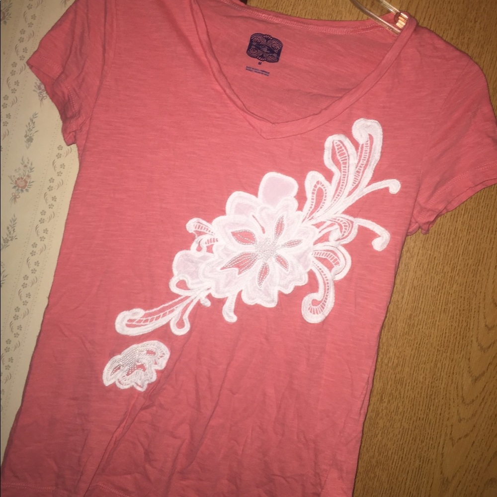 T-shirt with flower